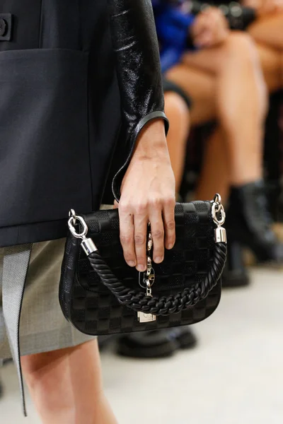 Look 23